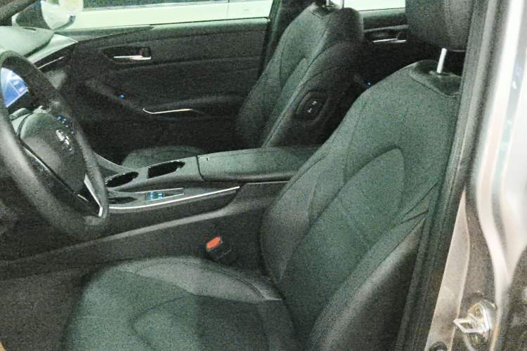 Used Toyota Avalon 2019 Dual-Engine 2.5L Luxury Edition China VI Standard Left Front Seat