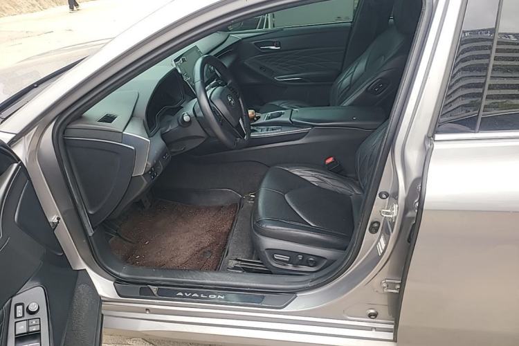 Used Toyota Avalon 2019 Dual-Engine 2.5L XLE Prestige Version China VI Standard Left Front Seat