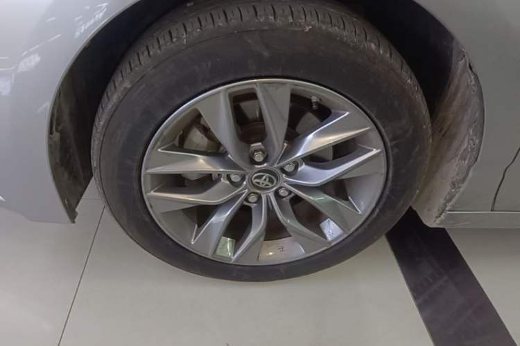 Used Toyota Avalon 2019 2.0L Luxury Edition China VI Standard Left Front Wheel Hub