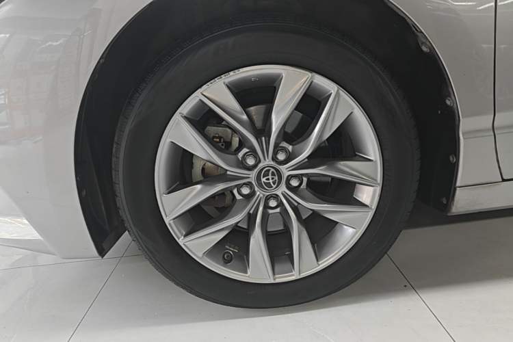 Used Toyota Avalon 2019 2.0L Luxury Edition China VI Standard Left Front Wheel Hub
