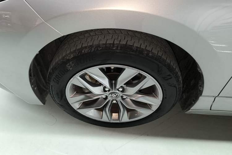 Used Toyota Avalon 2019 2.0L Luxury Edition China VI Standard Left Front Wheel Hub