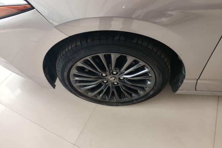 Used Toyota Avalon 2019 2.5L Touring Premium Version China VI Standard Left Front Wheel Hub