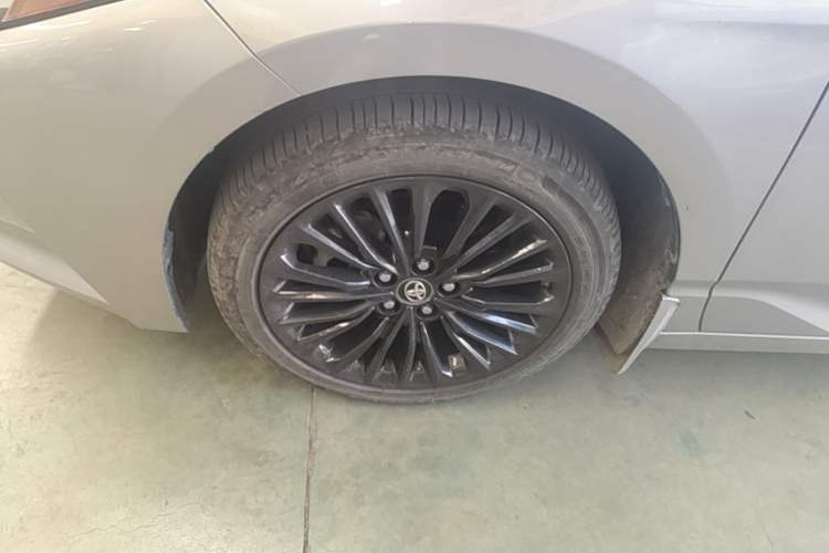 Used Toyota Avalon 2019 2.0L XLE Premium Edition China VI Left Front Wheel Hub