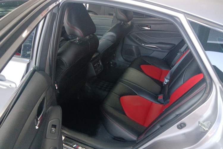 Used Toyota Avalon 2019 2.0L Ambition Edition China VI Left Rear Seat