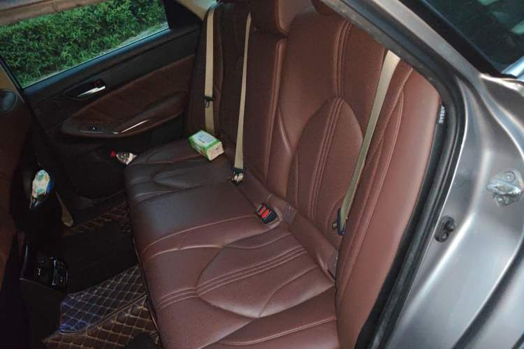 Used Toyota Avalon 2019 2.5L Touring Premium Version China VI Standard Left Rear Seat
