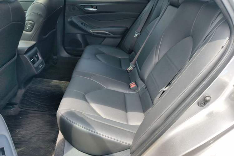 Used Toyota Avalon 2019 2.0L Luxury Edition China VI Standard Left Rear Seat