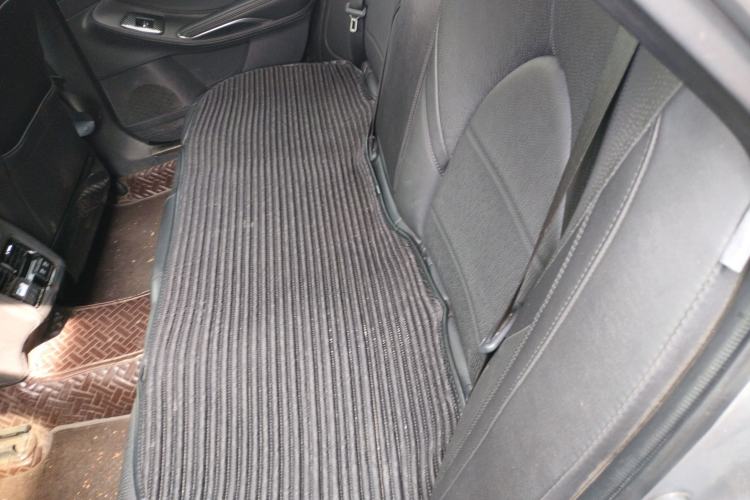 Used Toyota Avalon 2019 2.0L XLE Premium Edition China VI Left Rear Seat