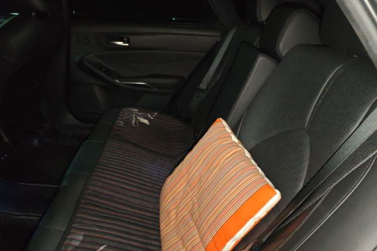 Used Toyota Avalon 2019 2.0L Luxury Edition China VI Standard Left Rear Seat