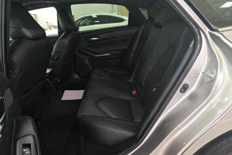 Used Toyota Avalon 2019 2.0L Luxury Edition China VI Standard Left Rear Seat