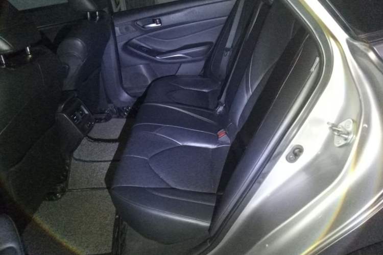 Used Toyota Avalon 2019 2.0L Luxury Edition China VI Standard Left Rear Seat