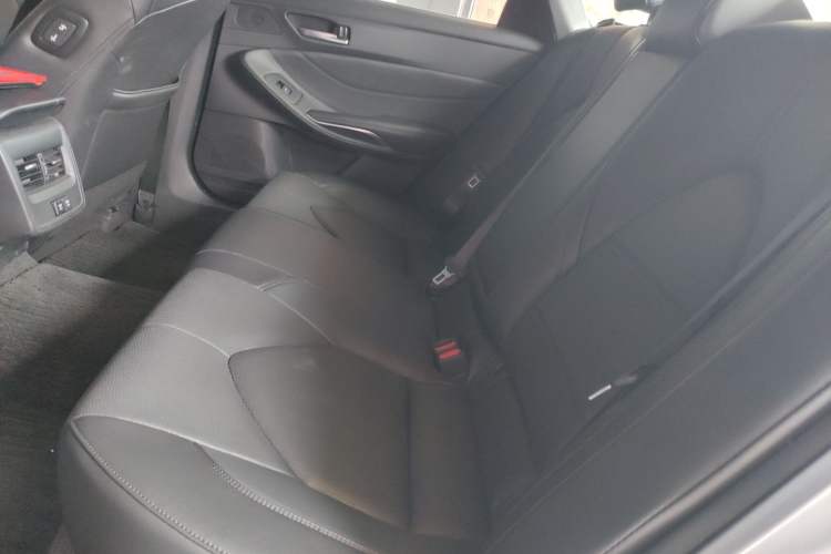 Used Toyota Avalon 2019 2.0L Luxury Edition China VI Standard Left Rear Seat
