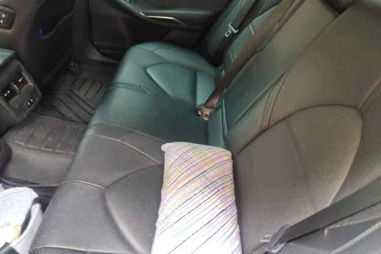 Used Toyota Avalon 2019 Dual-Engine 2.5L Luxury Edition China VI Standard Left Rear Seat