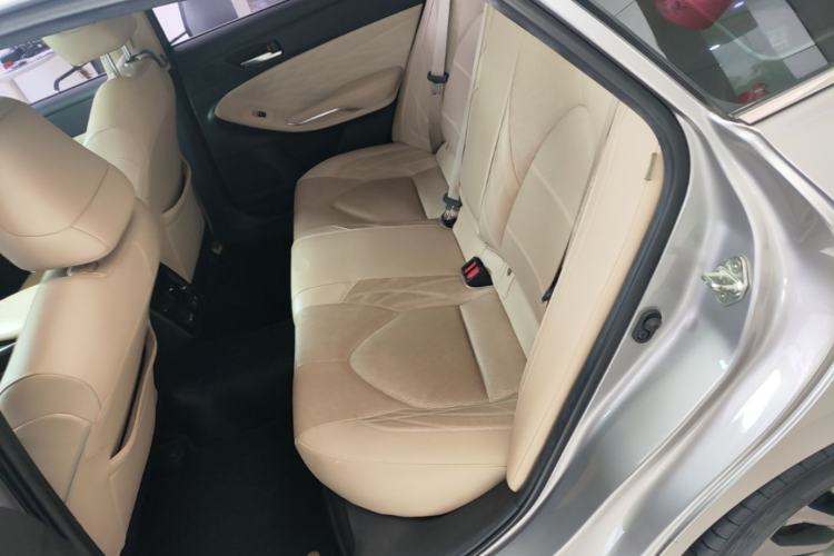 Used Toyota Avalon 2019 2.5L Touring Premium Version China VI Standard Left Rear Seat