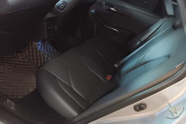 Used Toyota Avalon 2019 Dual-Engine 2.5L Luxury Edition China VI Standard Left Rear Seat
