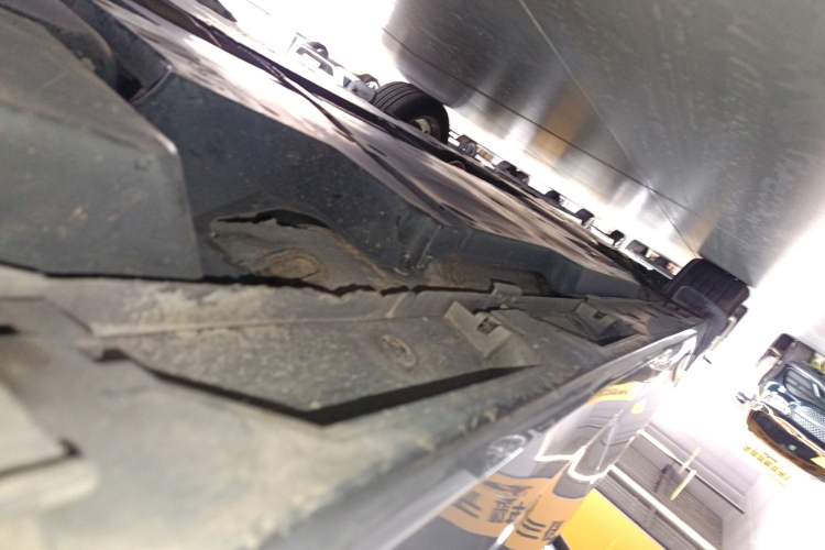 Used Toyota Avalon 2019 Dual-Engine 2.5L Luxury Edition China VI Standard Left Side Sill