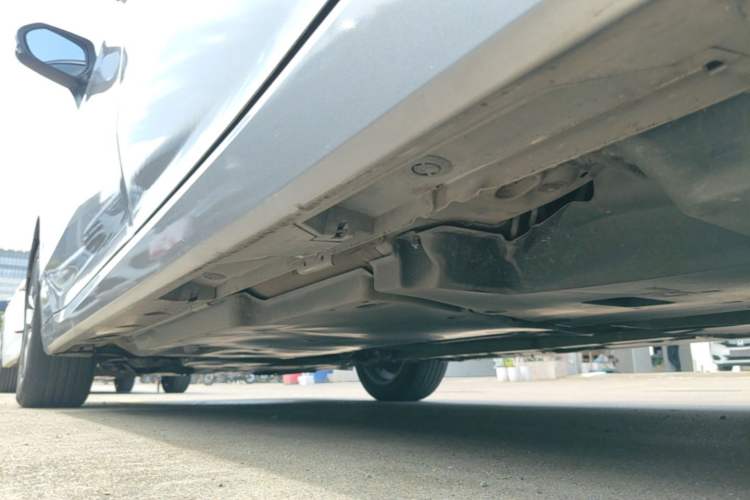 Used Toyota Avalon 2019 2.0L Luxury Edition China VI Standard Left Side Sill