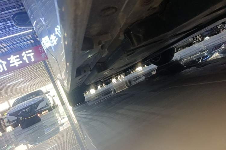 Used Toyota Avalon 2019 2.0L Luxury Edition China VI Standard Left Side Sill
