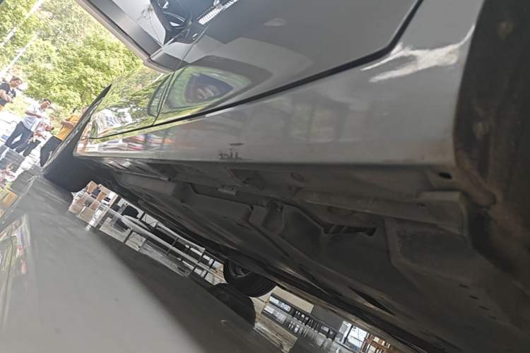 Used Toyota Avalon 2019 2.0L Luxury Edition China VI Standard Left Side Sill