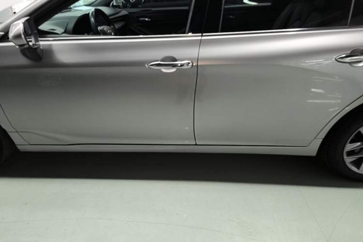 Used Toyota Avalon 2019 2.0L Luxury Edition China VI Standard Left Side Sill