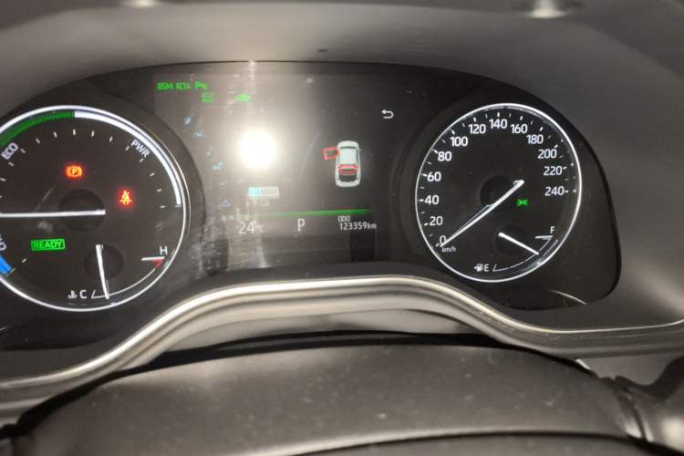 Used Toyota Avalon 2019 Dual-Engine 2.5L XLE Prestige Version China VI Standard Odometer Close Up