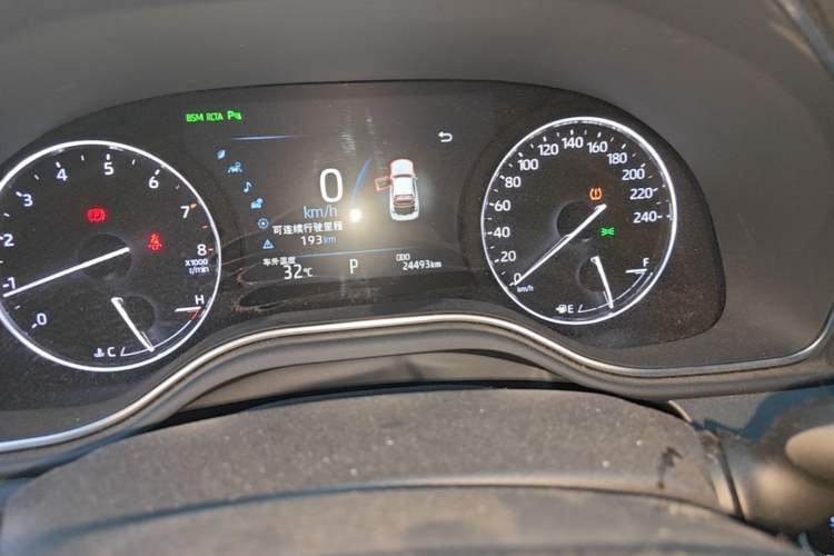 Used Toyota Avalon 2019 2.0L XLE Premium Edition China VI Odometer Close Up