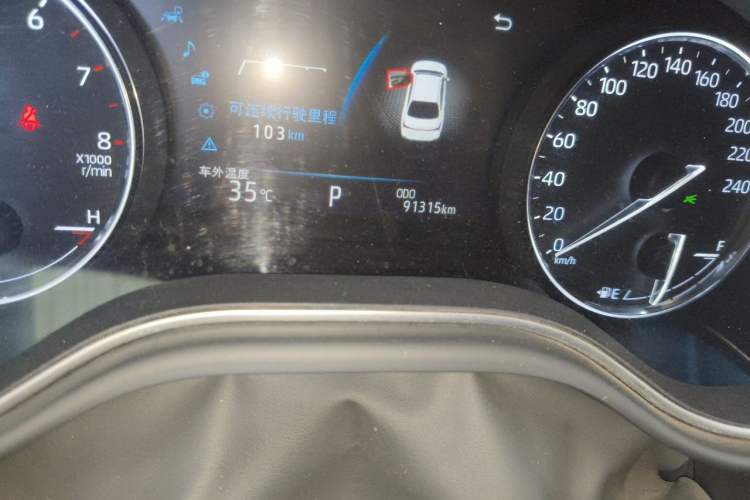 Used Toyota Avalon 2019 2.0L XLE Premium Edition China VI Odometer Close Up