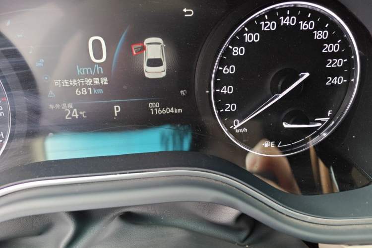 Used Toyota Avalon 2019 2.0L XLE Premium Edition China VI Odometer Close Up