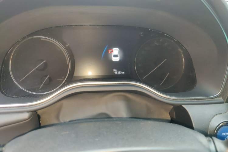 Used Toyota Avalon 2019 Dual-Engine 2.5L Luxury Edition China VI Standard Odometer Close Up