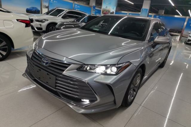 Used Toyota Avalon 2019 Dual-Engine 2.5L Luxury Edition China VI Standard