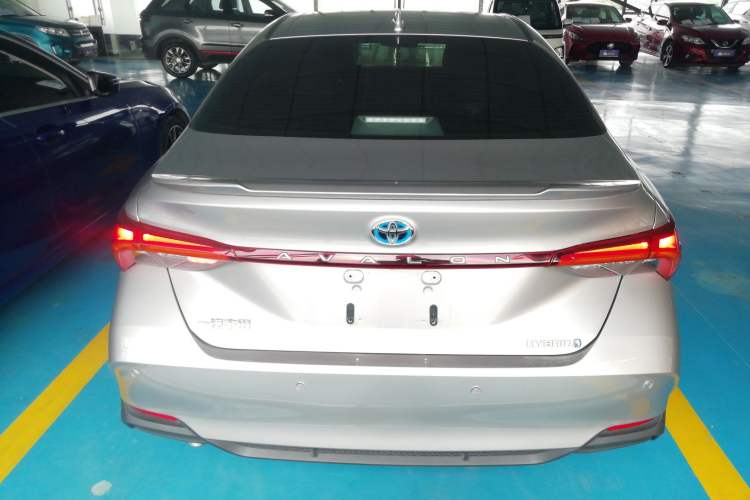 Used Toyota Avalon 2019 Dual-Engine 2.5L Luxury Edition China VI Standard Rear