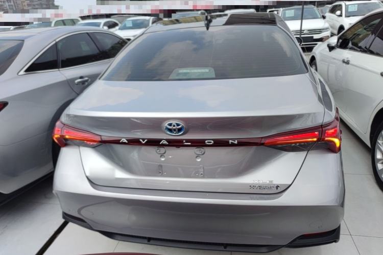 Used Toyota Avalon 2019 Dual-Engine 2.5L XLE Prestige Version China VI Standard Rear
