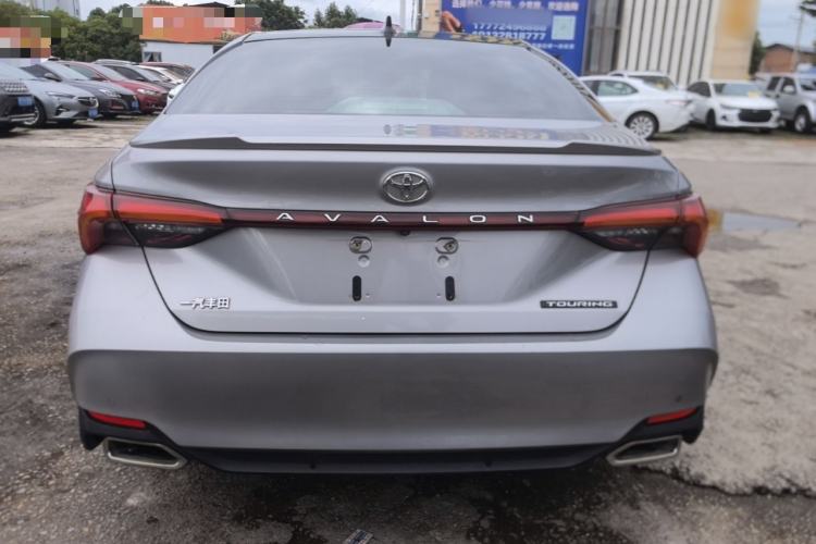 Used Toyota Avalon 2019 2.5L Touring Premium Version China VI Standard Rear