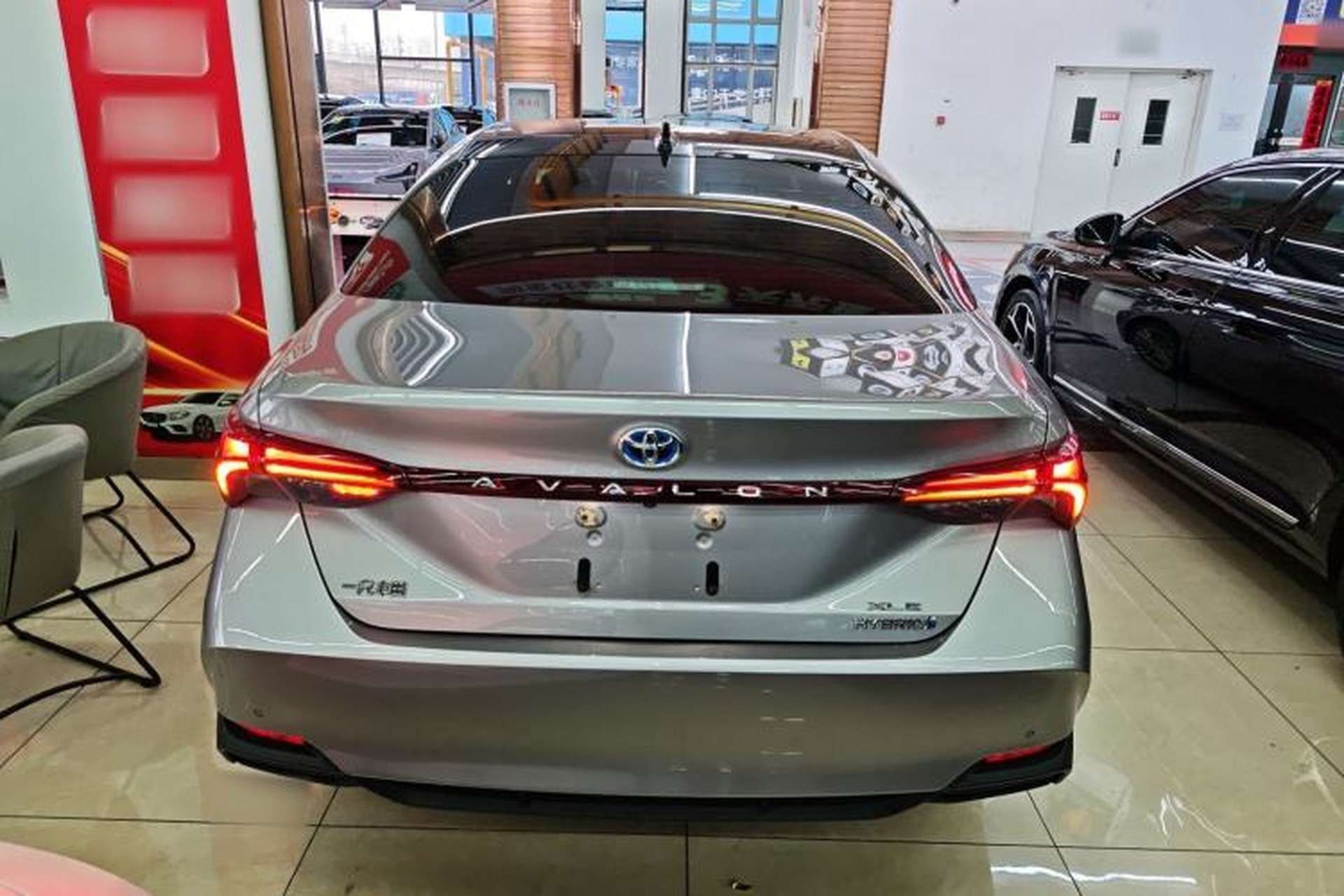 Used Toyota Avalon 2019 Dual-Engine 2.5L XLE Prestige Version China VI Standard Rear