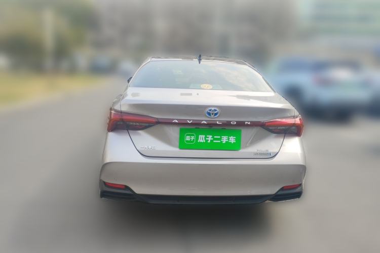Used Toyota Avalon 2019 Dual-Engine 2.5L XLE Prestige Version China V Standard Rear