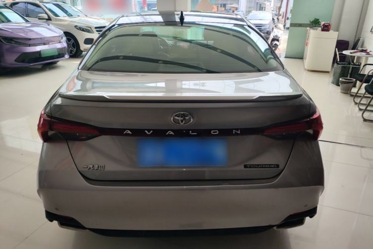 Used Toyota Avalon 2019 2.5L Touring Premium Version China VI Standard Rear