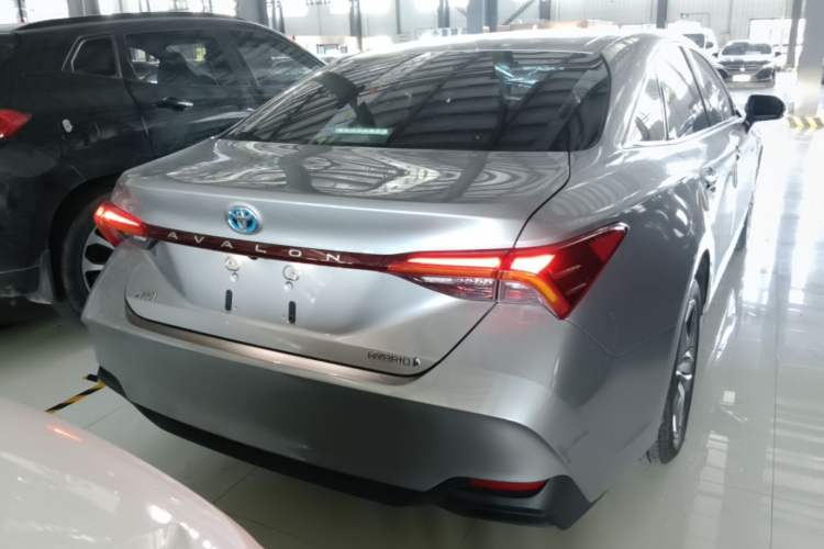 Used Toyota Avalon 2019 Dual-Engine 2.5L Luxury Edition China VI Standard Rear