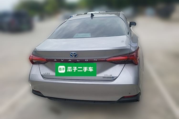Used Toyota Avalon 2019 Dual-Engine 2.5L XLE Prestige Version China VI Standard Rear