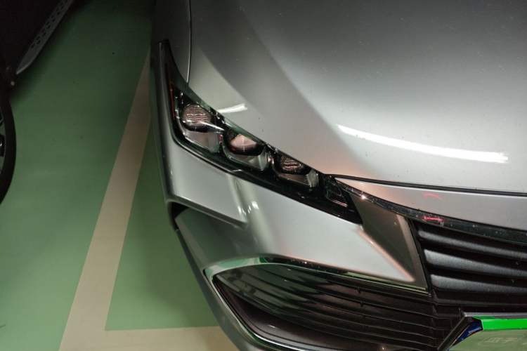 Used Toyota Avalon 2019 2.0L Luxury Edition China VI Standard Right Front Headlight