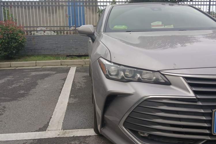 Used Toyota Avalon 2019 2.0L Ambition Edition China VI Right Front Headlight