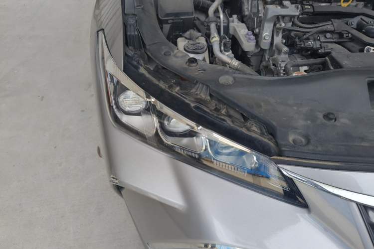 Used Toyota Avalon 2019 2.0L XLE Premium Edition China VI Right Front Headlight