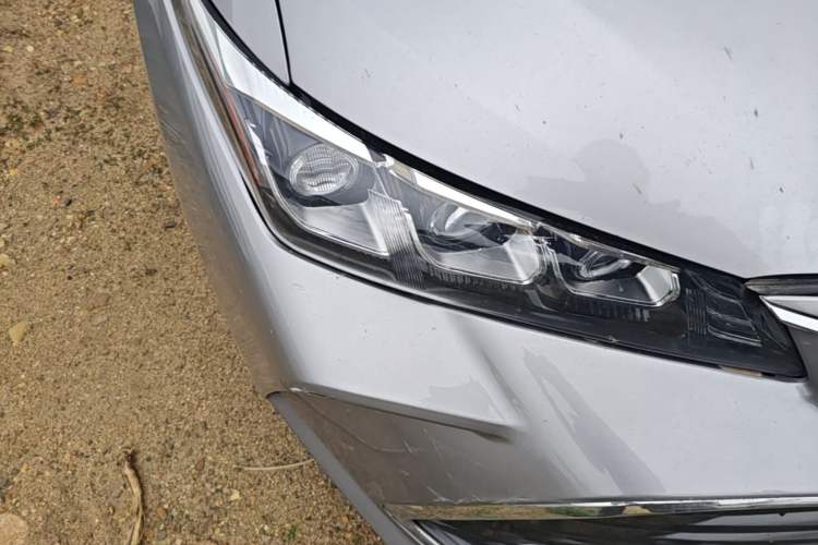 Used Toyota Avalon 2019 2.0L Luxury Edition China VI Standard Right Front Headlight