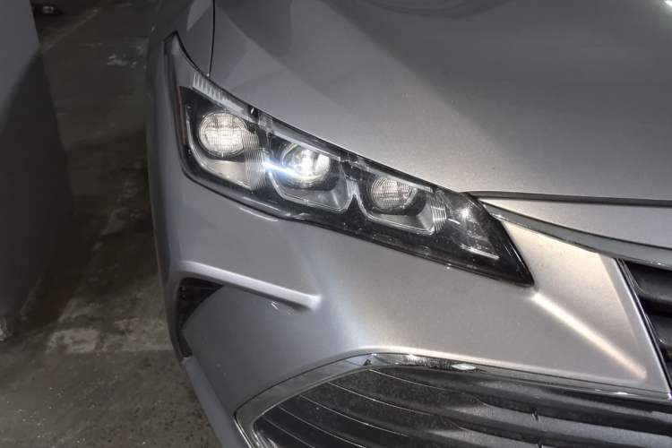 Used Toyota Avalon 2019 2.5L Ambition Version China VI Standard Right Front Headlight