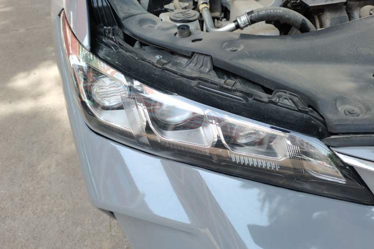 Used Toyota Avalon 2019 Dual-Engine 2.5L Luxury Edition China VI Standard Right Front Headlight