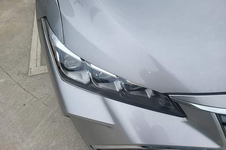 Used Toyota Avalon 2019 Dual-Engine 2.5L XLE Prestige Version China VI Standard Right Front Headlight