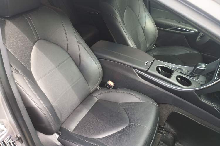 Used Toyota Avalon 2019 2.0L Luxury Edition China VI Standard Right Front Seat