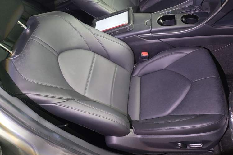 Used Toyota Avalon 2019 2.0L Luxury Edition China VI Standard Right Front Seat