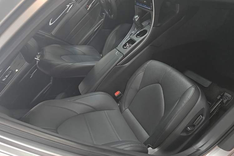 Used Toyota Avalon 2019 2.0L Luxury Edition China VI Standard Right Front Seat