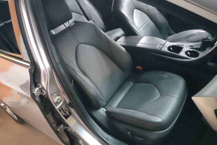 Used Toyota Avalon 2019 Dual-Engine 2.5L Luxury Edition China VI Standard Right Front Seat