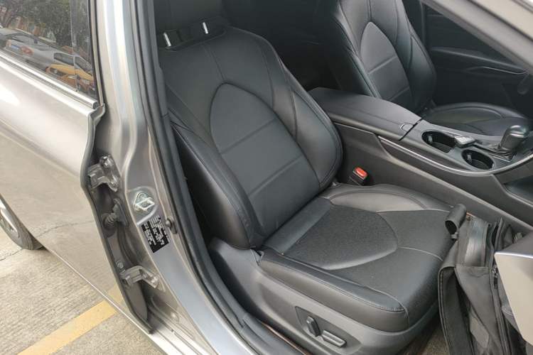 Used Toyota Avalon 2019 2.0L Luxury Edition China VI Standard Right Front Seat