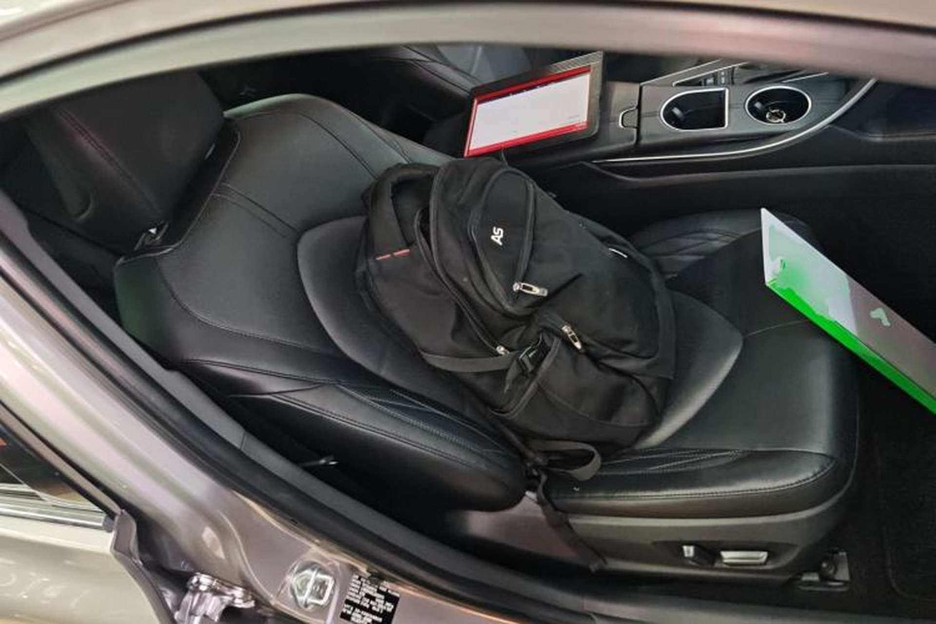 Used Toyota Avalon 2019 Dual-Engine 2.5L XLE Prestige Version China VI Standard Right Front Seat